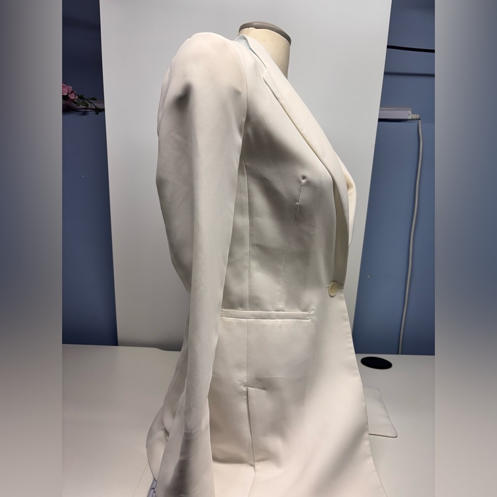 The Tilbury Structured Ivory Summer Blazer - Picture 3 of 7